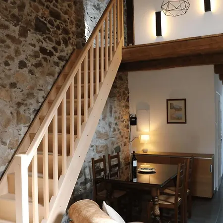 Les Deux Lievres