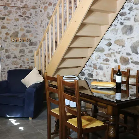 Les Deux Lievres Holiday home *