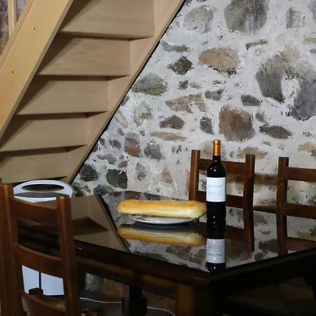 Les Deux Lievres Holiday home